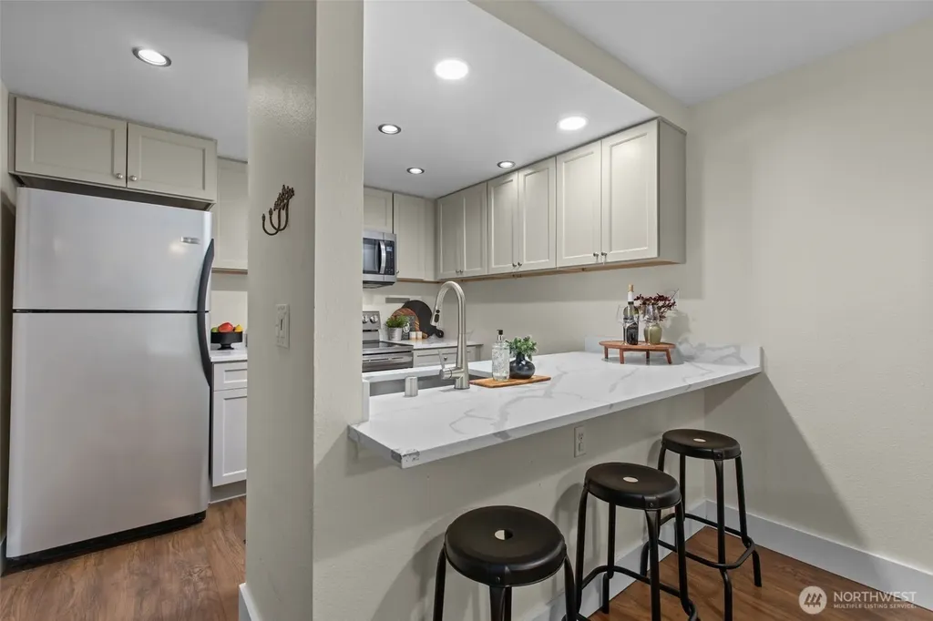 8800 20th Avenue NE Seattle WA 98115