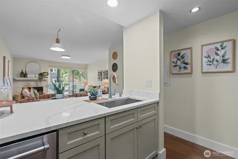 8800 20th Avenue NE Seattle WA 98115