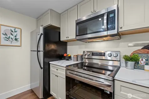 8800 20th Avenue NE Seattle WA 98115
