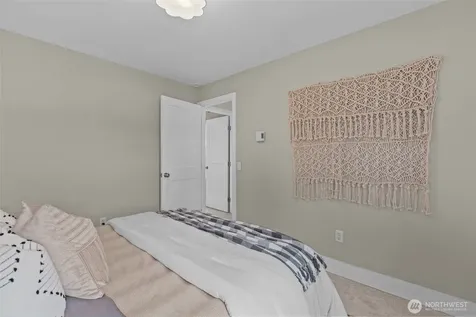 8800 20th Avenue NE Seattle WA 98115