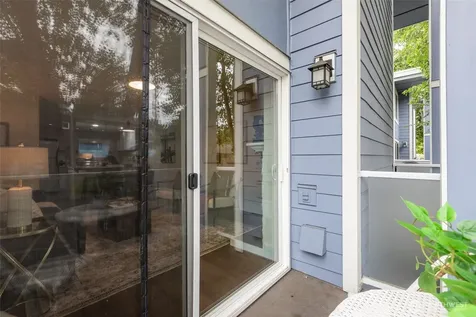 8800 20th Avenue NE Seattle WA 98115