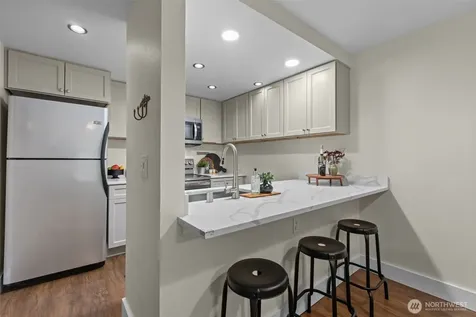8800 20th Avenue NE Seattle WA 98115