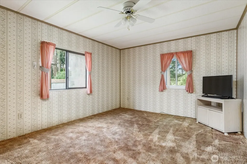 1361 NE Goldie Street Oak Harbor WA 98277