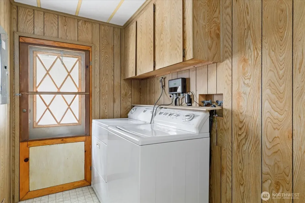 1361 NE Goldie Street Oak Harbor WA 98277