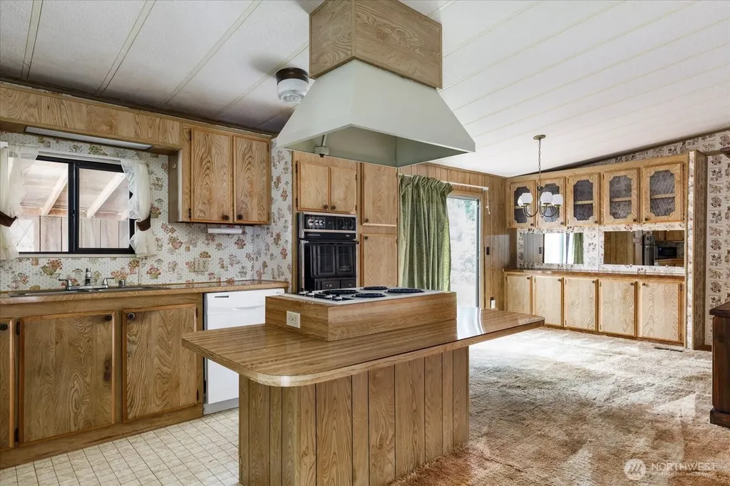 1361 NE Goldie Street Oak Harbor WA 98277