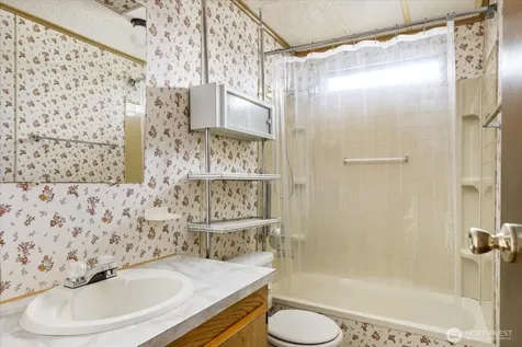 1361 NE Goldie Street Oak Harbor WA 98277
