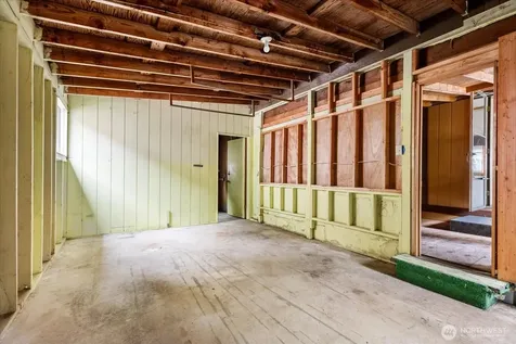 1361 NE Goldie Street Oak Harbor WA 98277