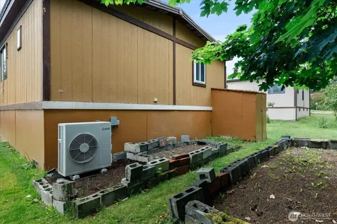 1361 NE Goldie Street Oak Harbor WA 98277