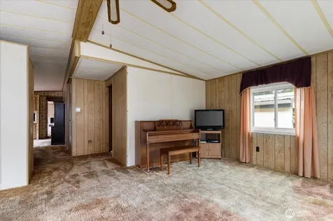 1361 NE Goldie Street Oak Harbor WA 98277