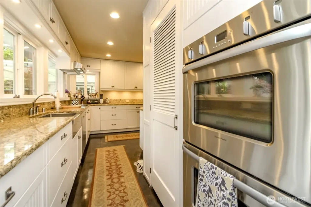 10415 Brook Lane SW Lakewood WA 98499