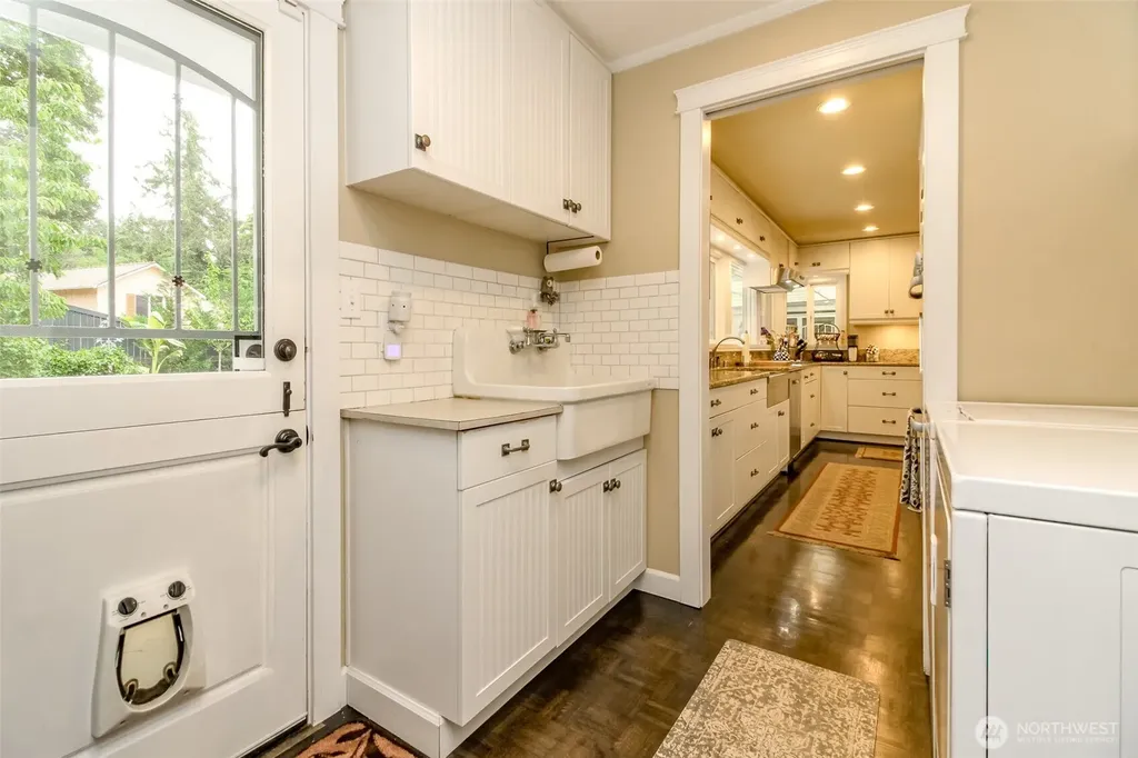 10415 Brook Lane SW Lakewood WA 98499