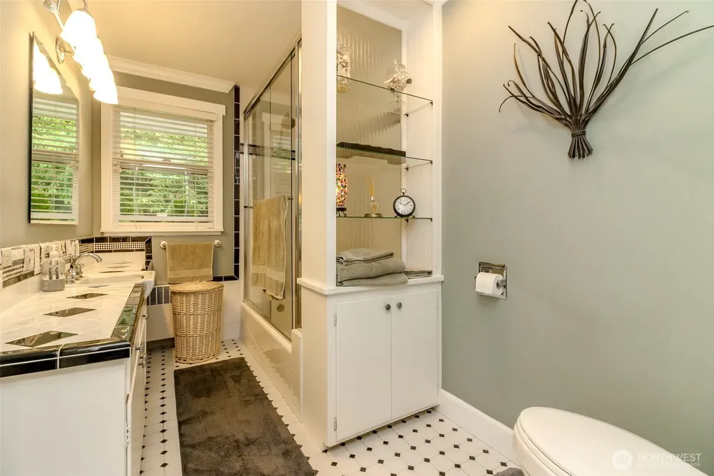 10415 Brook Lane SW Lakewood WA 98499
