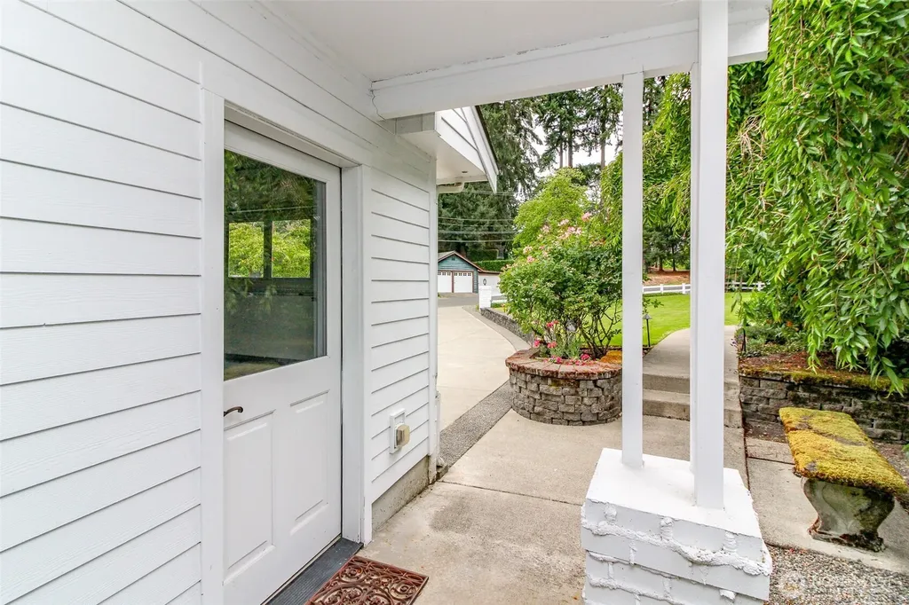 10415 Brook Lane SW Lakewood WA 98499
