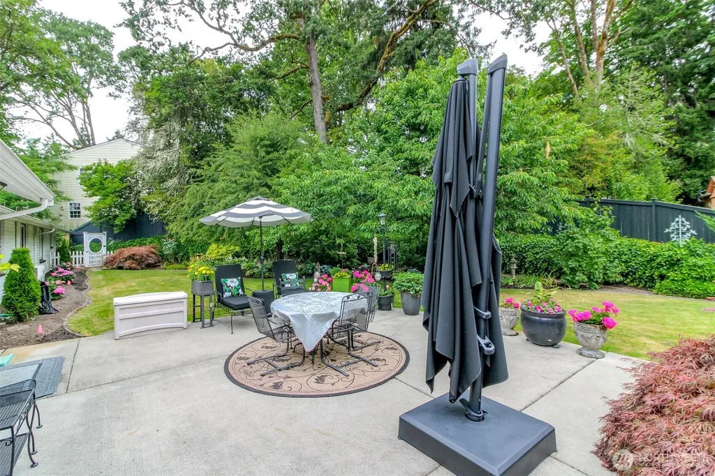 10415 Brook Lane SW Lakewood WA 98499