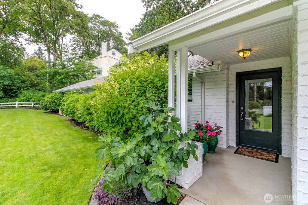 10415 Brook Lane SW Lakewood WA 98499