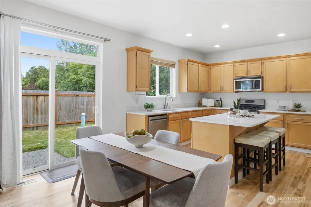 14717 Madison Way Lynnwood WA 98087
