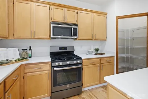 14717 Madison Way Lynnwood WA 98087