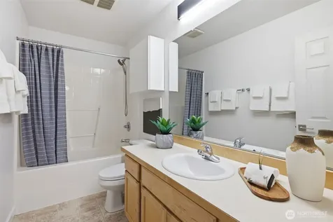 14717 Madison Way Lynnwood WA 98087