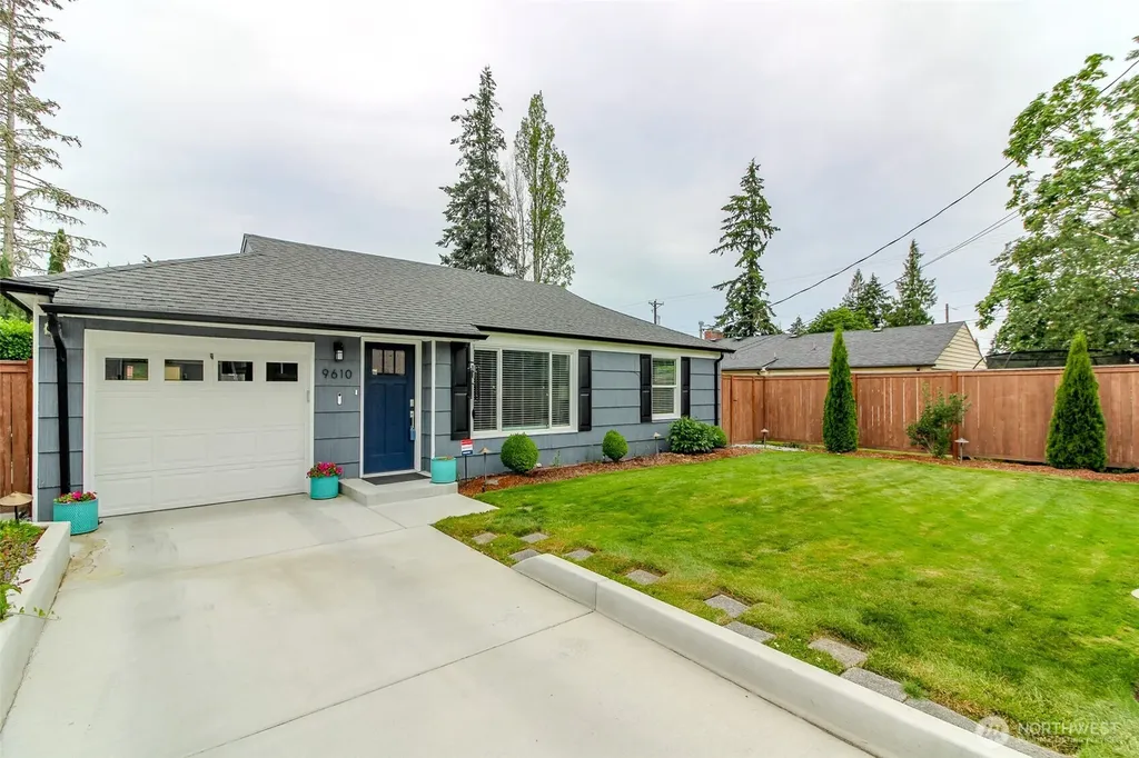 9610 Oak Lane SW Lakewood WA 98499