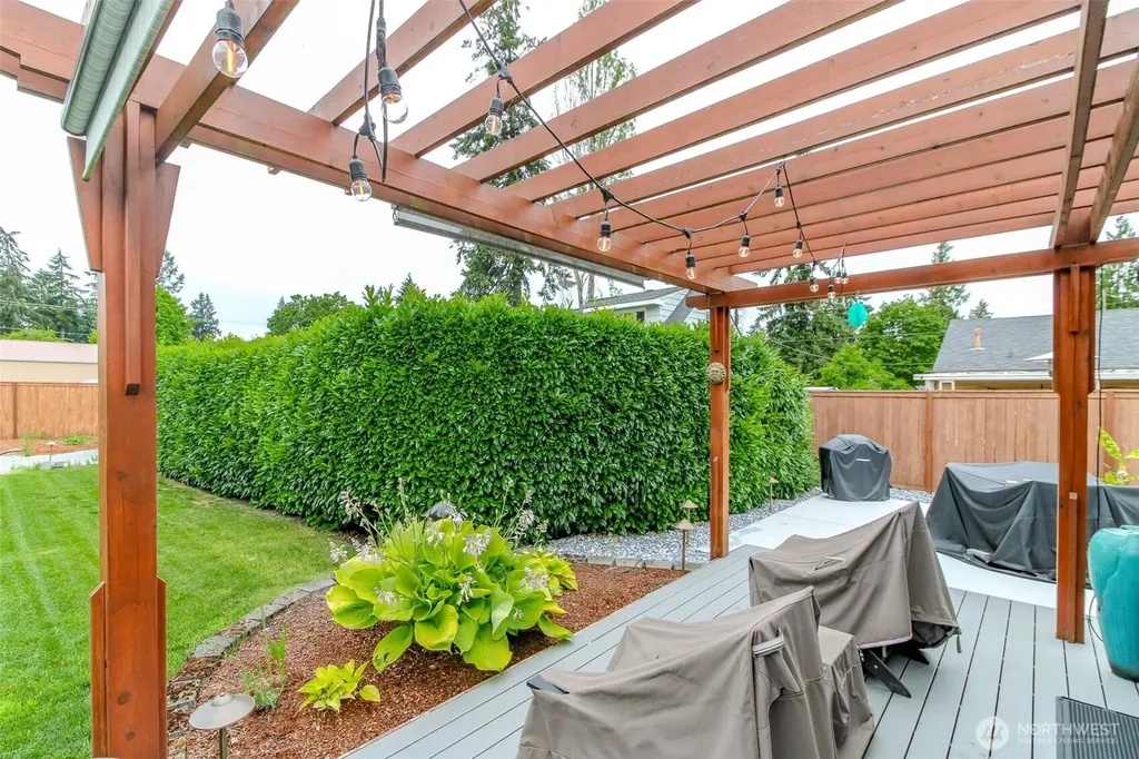 9610 Oak Lane SW Lakewood WA 98499
