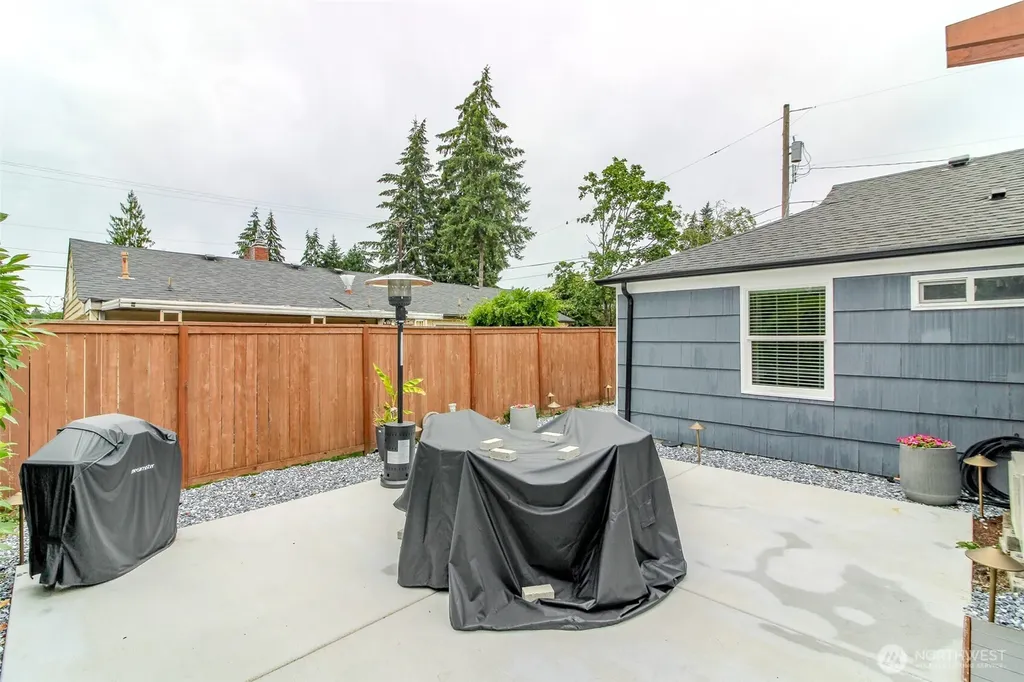 9610 Oak Lane SW Lakewood WA 98499