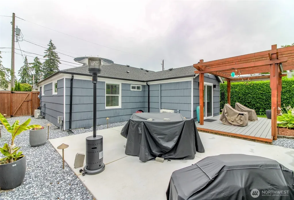 9610 Oak Lane SW Lakewood WA 98499