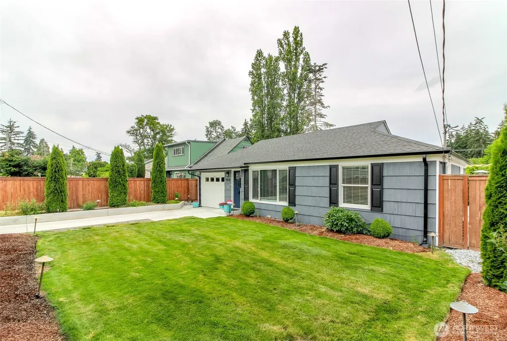 9610 Oak Lane SW Lakewood WA 98499