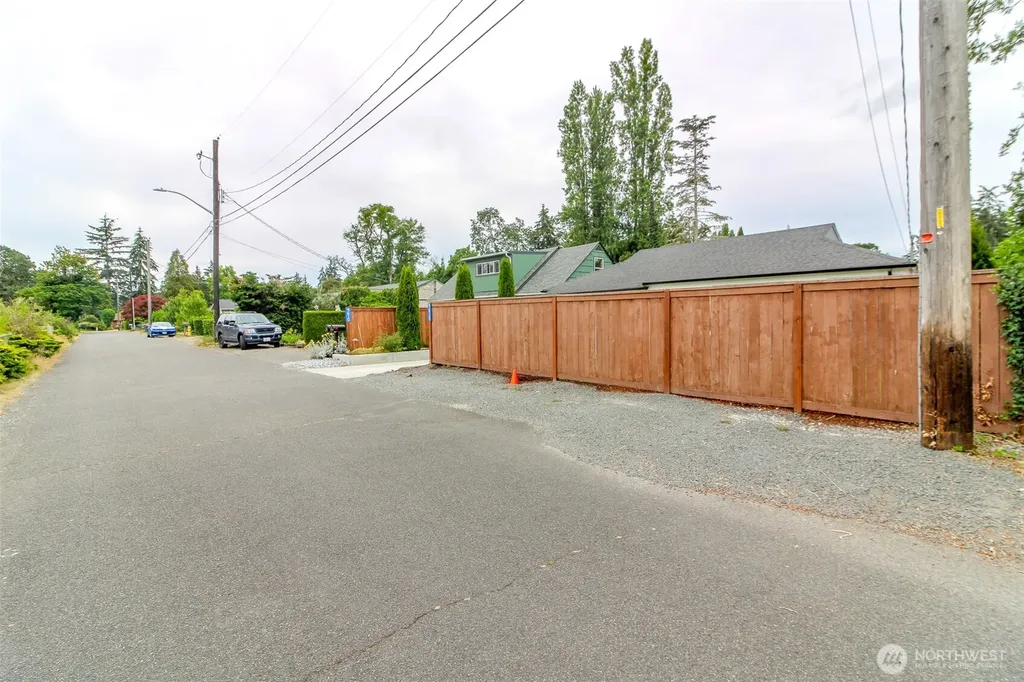 9610 Oak Lane SW Lakewood WA 98499