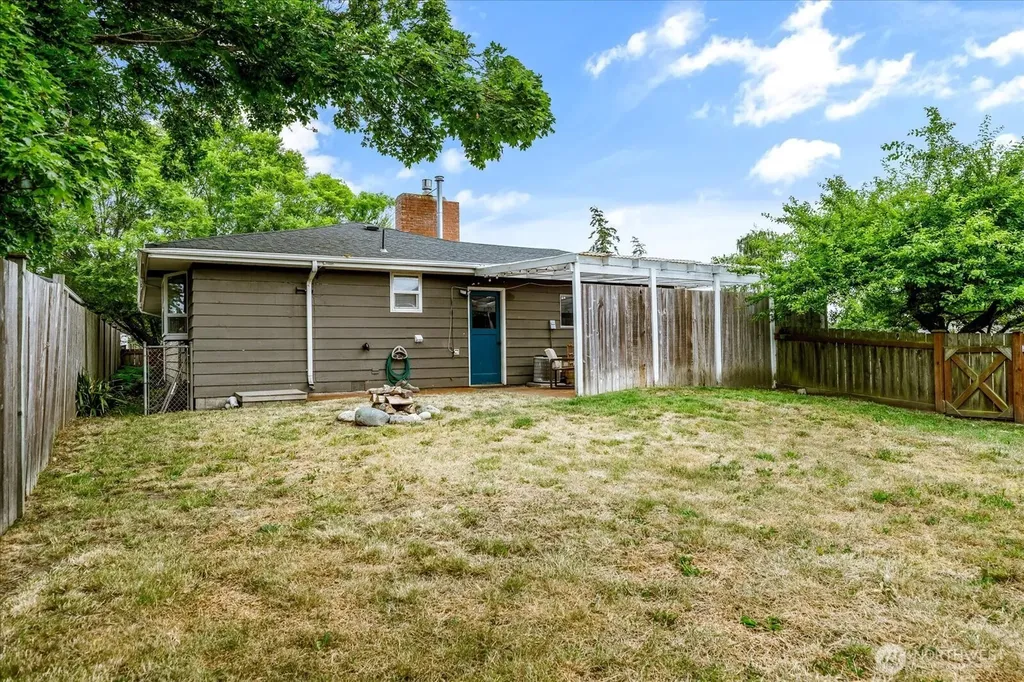 672 SE 4th Avenue Oak Harbor WA 98277