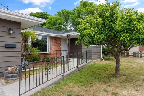 672 SE 4th Avenue Oak Harbor WA 98277
