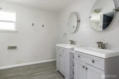 672 SE 4th Avenue Oak Harbor WA 98277