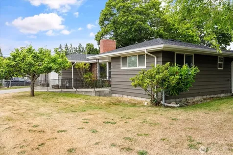 672 SE 4th Avenue Oak Harbor WA 98277