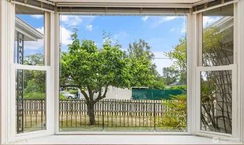 672 SE 4th Avenue Oak Harbor WA 98277