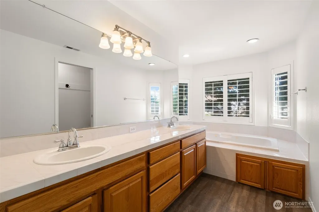 2303 SE 184th Avenue Vancouver WA 98683