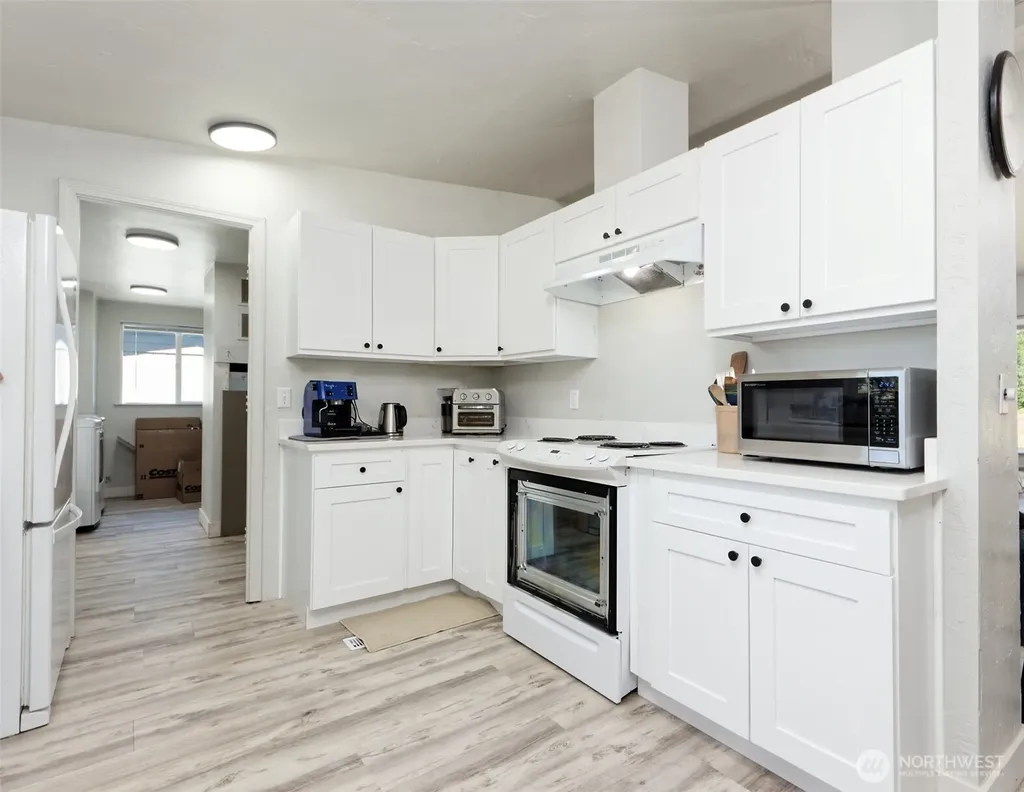 1884 E Johns Prairie Road Shelton WA 98584