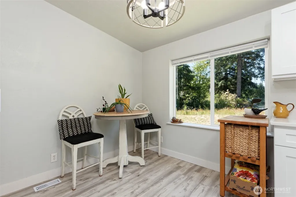 1884 E Johns Prairie Road Shelton WA 98584