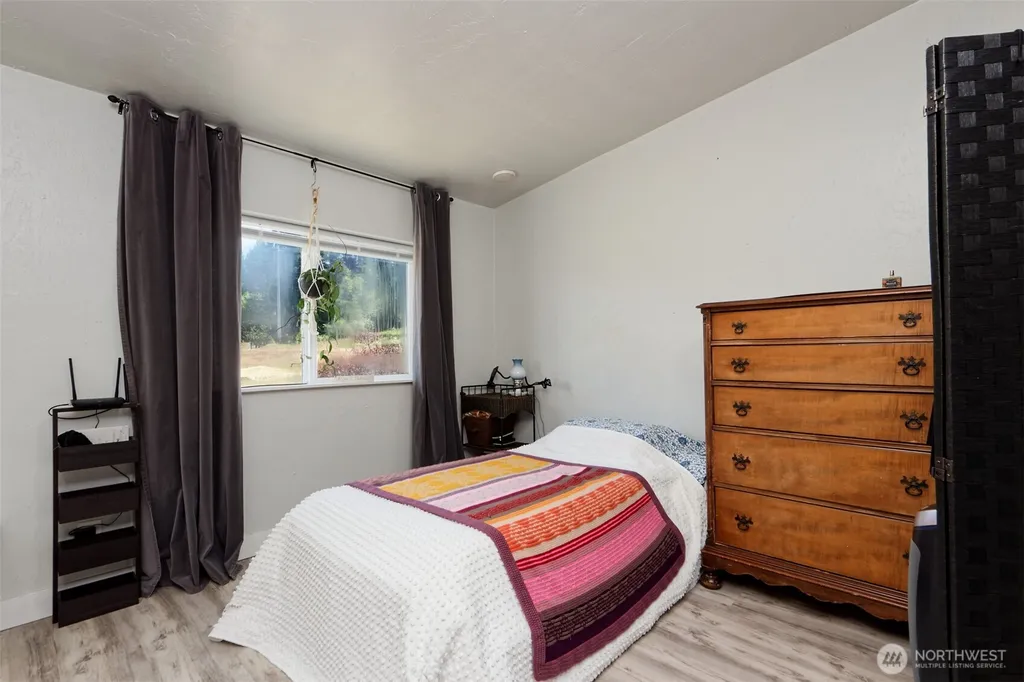 1884 E Johns Prairie Road Shelton WA 98584