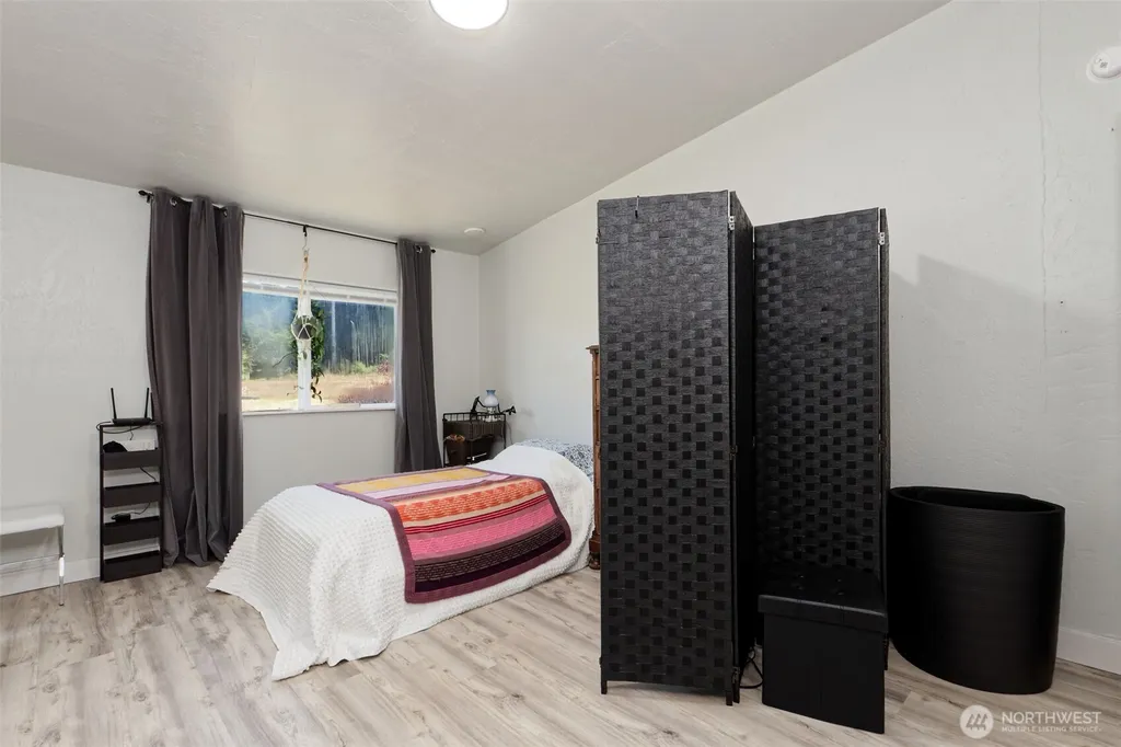 1884 E Johns Prairie Road Shelton WA 98584