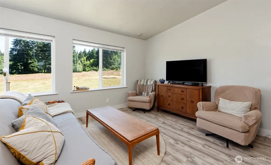 1884 E Johns Prairie Road Shelton WA 98584
