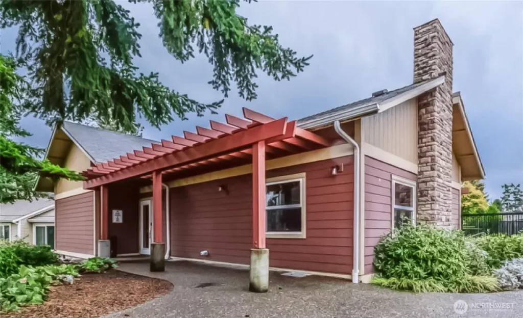 23815 12th Place S Des Moines WA 98198