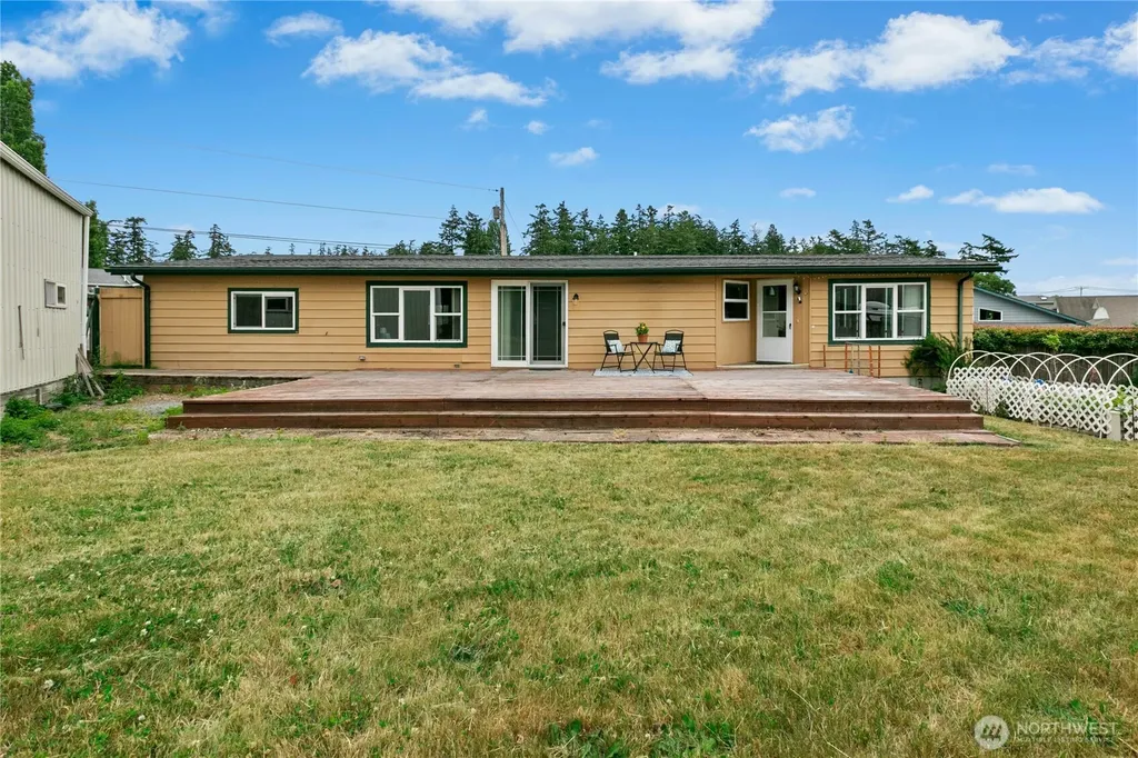 801 Walker Avenue Oak Harbor WA 98277