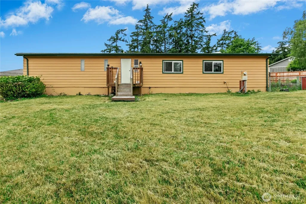 801 Walker Avenue Oak Harbor WA 98277