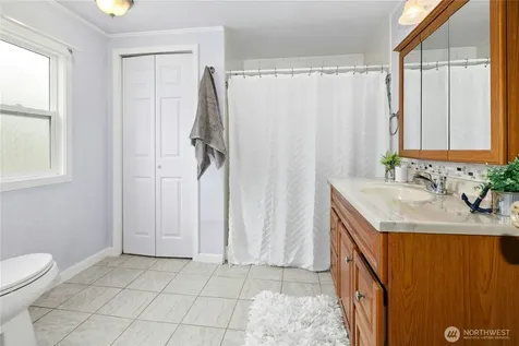 801 Walker Avenue Oak Harbor WA 98277