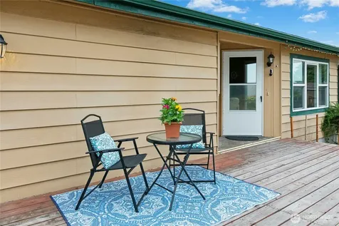 801 Walker Avenue Oak Harbor WA 98277