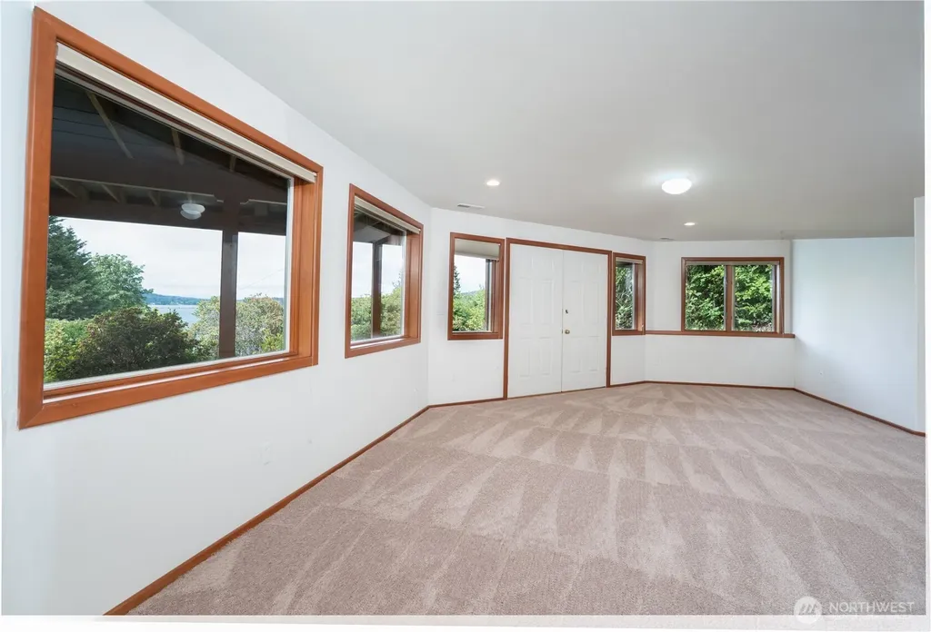 6921 120th Street NW Gig Harbor WA 98332