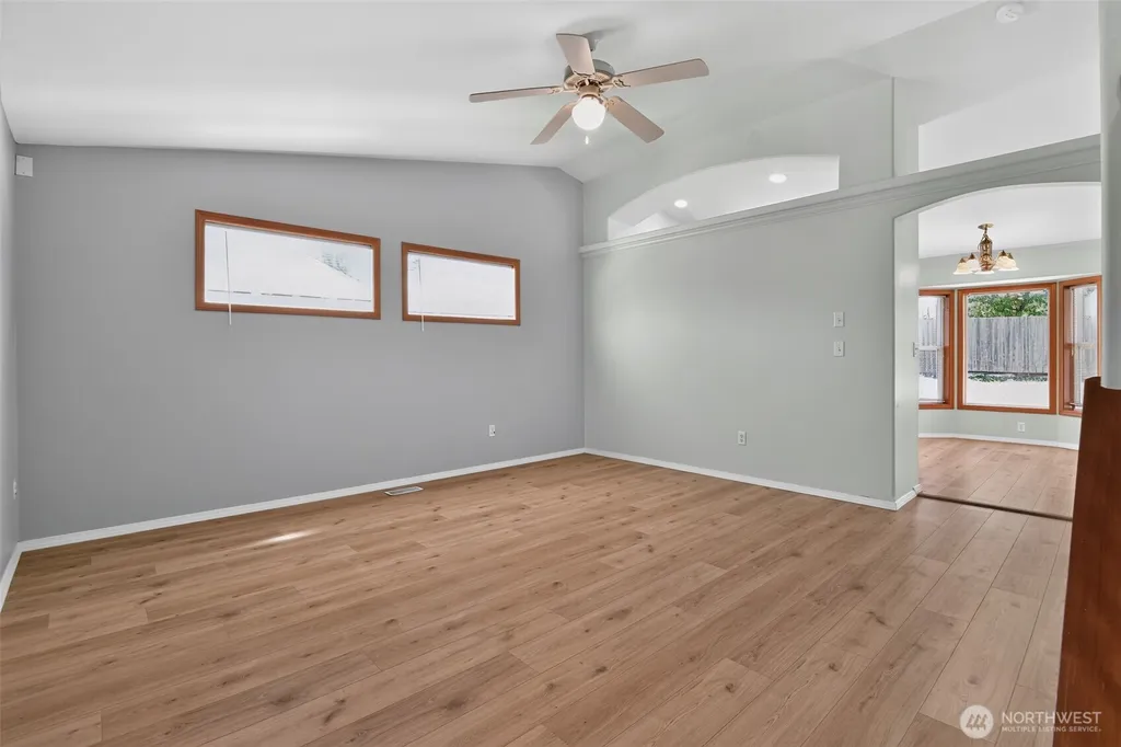 449 Dallas Street Mount Vernon WA 98274