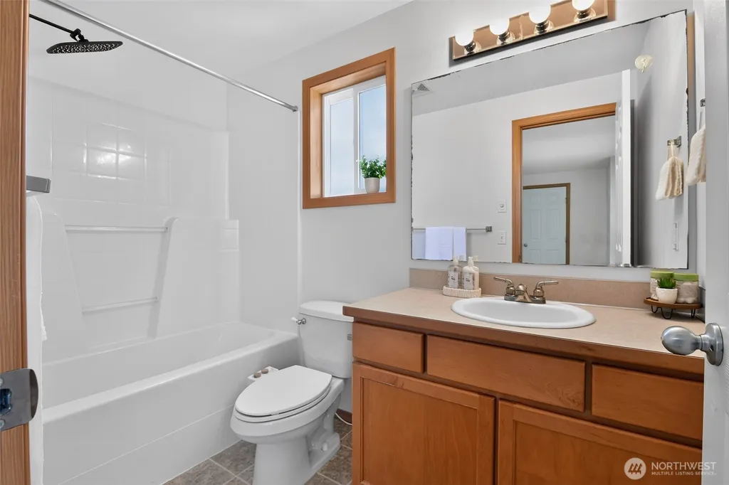 449 Dallas Street Mount Vernon WA 98274