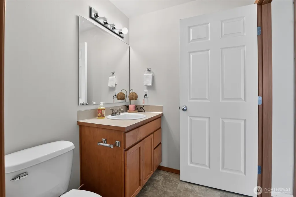 449 Dallas Street Mount Vernon WA 98274