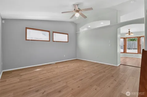 449 Dallas Street Mount Vernon WA 98274