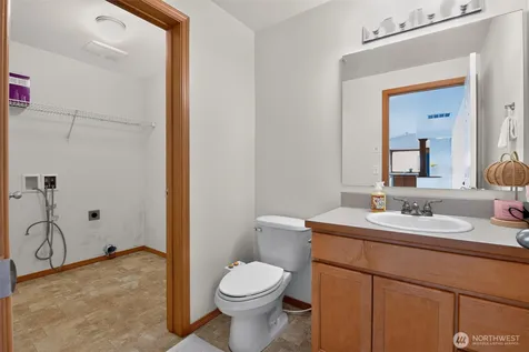 449 Dallas Street Mount Vernon WA 98274